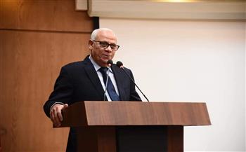 محافظ بورسعيد يوجه رسالة للعاملين بإدارات الأمن والنظافة في الديوان العام
