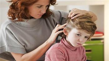 احذر  إصابة حشره الشعر( القمل) لطفلك