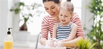 للأمهات.. 9 خطوات تساعدك على تعليم طفلك أسس النظافة الشخصية