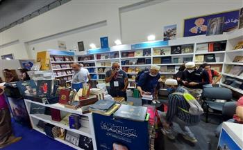 منسق مكتبة الإسكندرية بمعرض الكتاب: 550 عنوانا للاطلاع والبيع.. و20% تخفيضا على مطبوعاتنا