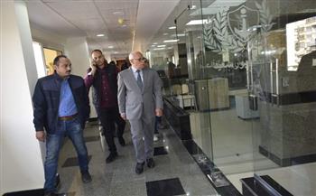 محافظ بورسعيد يتفقد مستجدات الأعمال بعدد من إدارات الديوان العام