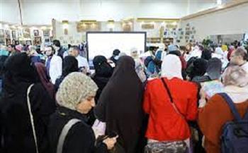 جولات السلام للإمام الطيب والقدس والشعراوي وبطولات الجيش المصري تجذب جمهور معرض الكتاب