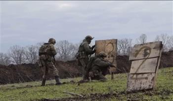 وحدات قوات الإنزال الروسية تدرب المجندين في منطقة زابوروجيه