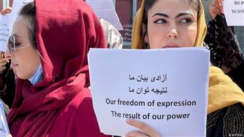 الجارديان: معاناة المرأة الأفغانية تتفاقم في ظل حكم طالبان