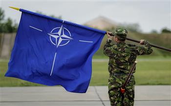 قوات الناتو في كوسوفو تعلن أنها بصدد إزالة الحواجز والمركبات التي تعيق الحركة على الطريق