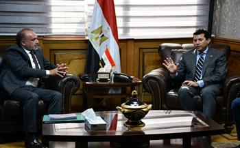 وزير الرياضة يستقبل رئيس الاتحاد المصري للسلاح لمناقشة الخطة المستقبلية