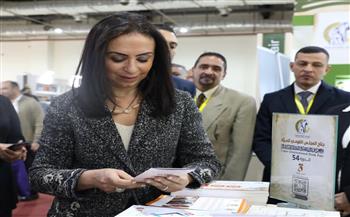 مايا مرسي تتفقد جناح قومي المرأة بمعرض الكتاب (صور)