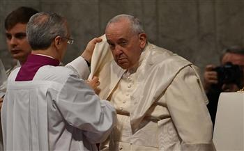 البابا فرنسيس يرأس مراسم جنازة سلفه البابا بنديكت السادس عشر