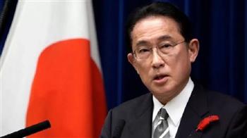 رئيس الوزراء اليابانى يدعو قادة الأعمال إلى تسريع وتيرة زيادات الأجور
