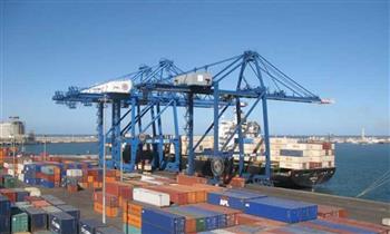 ميناء دمياط يتداول 28 سفينة حاويات..و50 ألفا و767 طنا بضائع واردات