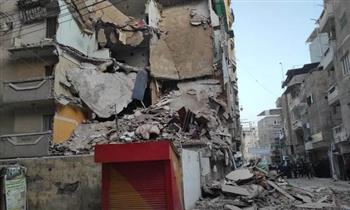 مصرع وإصابة 3 أشخاص في انهيار عقار وسط الإسكندرية