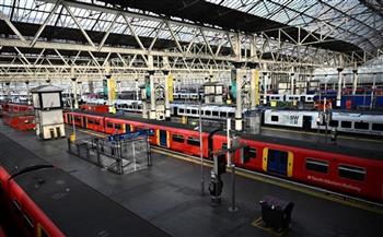 بريطانيا تنهي سلسلة إضرابات هي الأضخم بقطاع النقل بتشغيل قطار من كل 5 قطارات