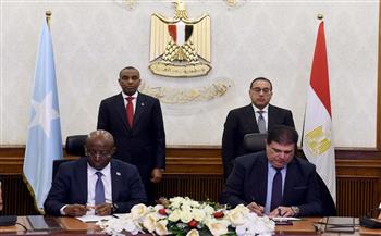 رئيسا وزراء مصر والصومال يشهدان توقيع مذكرة تفاهم لتعزيز التعاون في المجال الإعلامي