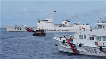 خفر السواحل الصيني يُبعد سفينة تابعة للبحرية الفلبينية قرب جزيرة هوانجيان