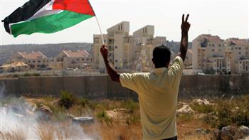 السلطة الفلسطينية تحذر من تنامي تسليح المستوطنين بالضفة 