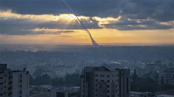 "طوفان الأقصى".. قصف صاروخي مكثف وعنيف على تل أبيب