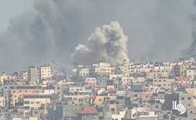 الاحتلال الإسرائيلي يقصف مبنى الجامعة الإسلامية في مدينة غزة 