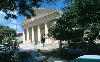 «نافذة على التاريخ القديم».. أبرز آثار المتحف اليوناني الروماني بالإسكندرية