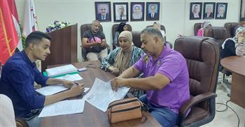 وزارة العمل: تسليم عقود عمل لشباب من ذوي الهمم ببورسعيد