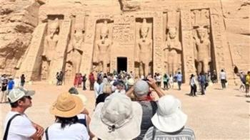 وصول أكثر من 8 آلاف سائح لمعبدي أبوسمبل مع بدء الموسم السياحي الجديد