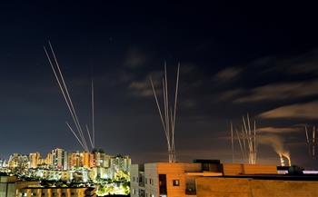 "كتائب القسام" تعلن قصف بئر السبع برشقة صاروخية.. وأنباء عن تسلل مجموعات مسلحة للنقب 