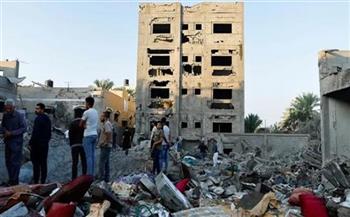 انتشال جثامين 10 شهداء بعد قصف طائرات الاحتلال الإسرائيلي منزلا في خان يونس 