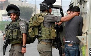 الاحتلال الإسرائيلي يعتقل 35 فلسطينيًا من أنحاء مُتفرقة بالضفة الغربية
