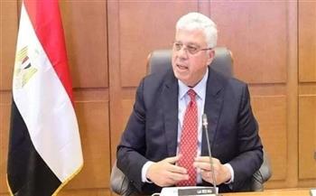 وزير التعليم العالي يصدر قرارًا بإغلاق كيان وهمي بمحافظة الجيزة 