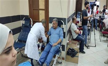 إقبال كبير على التبرع بالدم لصالح غزة في الدقي