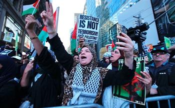 الآلاف يتظاهرون في نيويورك دعما للفلسطينيين