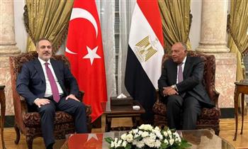وزير الخارجية ونظيره التركي يعقدان جلسة مباحثات مغلقة