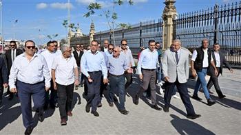 رئيس الوزراء يتفقد أعمال تطوير الممشى السياحي في بورسعيد