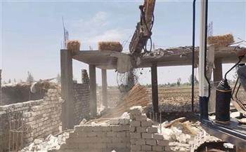إزالة 13 حالة تعد ومخالفة بناء بمركز المحلة في محافظة الغربية