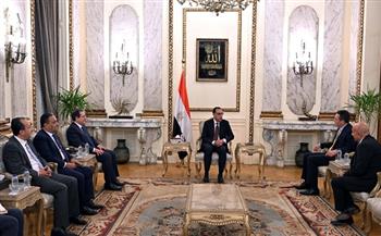 رئيس الوزراء يلتقي مسؤولًا من «إكسون موبيل» لبحث خطط الاستثمار في مصر