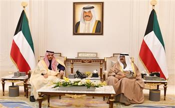 ولي عهد الكويت يستقبل وزير الخارجية السعودي