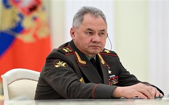 وزير الدفاع الروسي يؤكد أهمية تسريع إنتاج المدفعية وراجمات الصواريخ والذخائر