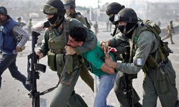 الاحتلال الإسرائيلي يعتقل 52 فلسطينيًا من مناطق مُتفرقة بالضفة الغربية