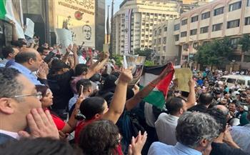 «لا تهجير ولا توطين».. وقفة احتجاجية بنقابة الصحفيين تنديدا بالعدوان الإسرائيلي على غزة