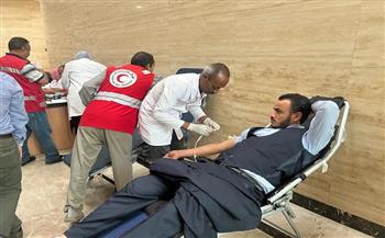 موظفو الأزهر يتبرعون بالدم لأهل غزة في فلسطين