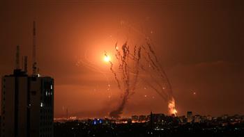 «كتائب القسام» توجه رشقات صاروخية ثقيلة على تل أبيب ووسط إسرائيل