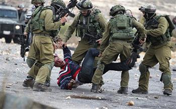 الاحتلال الإسرائيلي يعتقل نحو 50 فلسطينيًا من عمال قطاع غزة بالضفة الغربية 