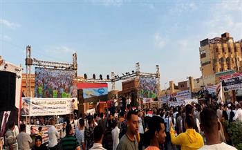 مسيرة حاشدة من آلاف الأهالي وأعضاء حزب المصريين الأحرار تأييدًا للرئيس السيسي بأسوان