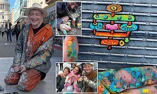 فنان العلكة يواجه صدمة بإزالة أعمالة الفنية من جسر شهير بلندن 