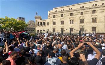 الآلاف بالجامع الأزهر يؤدون صلاة الغائب على أرواح شهداء فلسطين