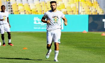 لاعبو المصري يدعمون القضية الفلسطينية قبل انطلاق مباراة الطلائع