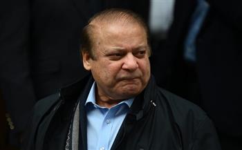 رئيس وزراء باكستان الأسبق يعود إلى الوطن من المنفى الطوعي
