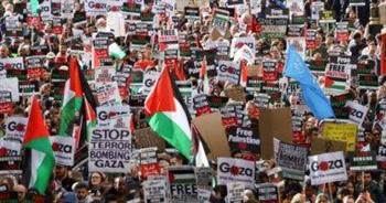 تظاهر الآلاف في لندن للمطالبة بوقف الحرب الإسرائيلية على غزة