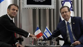 الرئيس الفرنسي يحث إسرائيل على عدم تصعيد الحرب
