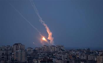 إطلاق رشقة صاروخية كثيفة من غزة نحو تل أبيب 