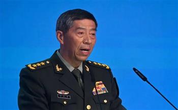 إقالة وزير الدفاع الصيني من منصبيه في مجلسي الدولة والوزراء